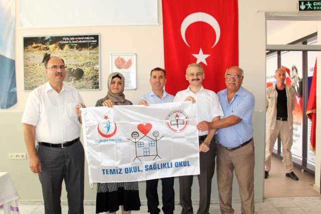 Kula da 13 Okul Beyaz Bayrak Aldı