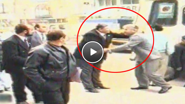 Önüne Geleni Öpmesiyle Tanınan Genel Başkanın Videosu Tekrar Gün Yüzüne Çıktı