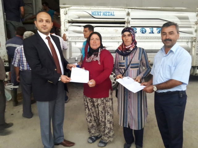 Pazarlar da 8 Genç Çiftçi ye 5 er Adet Büyükbaş Hayvan