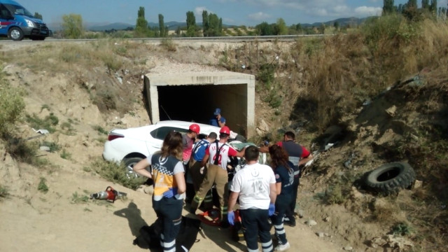 Uşak ta Trafik Kazası; 2 Ölü, 1 Yaralı
