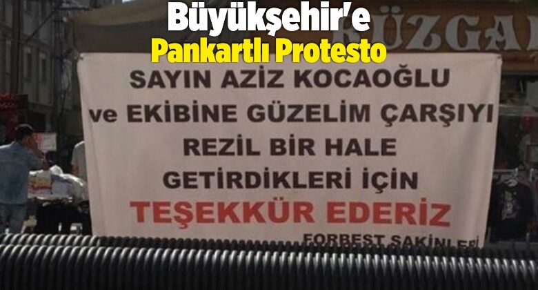 İzmir’de Bir Gruptan Büyükşehir’e Pankartlı Protesto