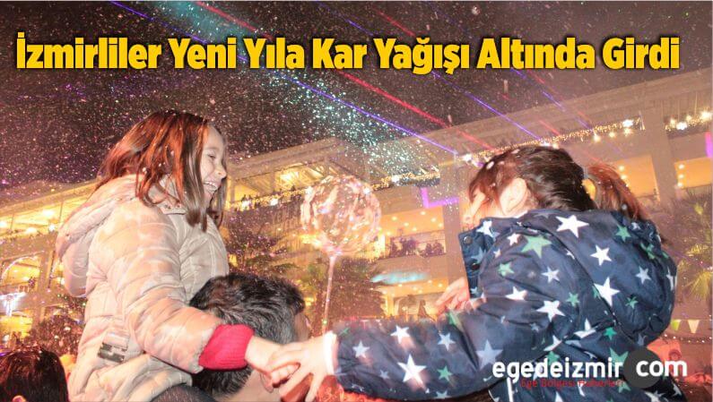 Yeni Yıla Kar Yağışı Altında