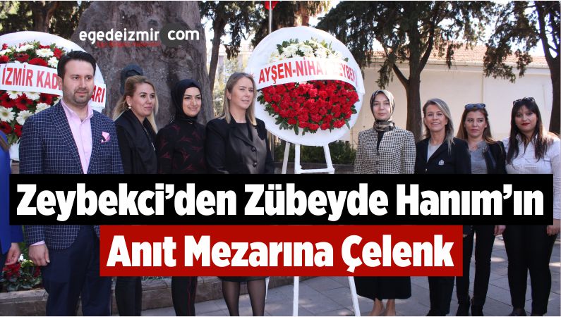 Anıt Mezarına Çelenk