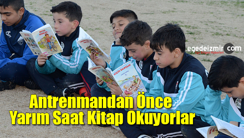 kitap okuyorlar