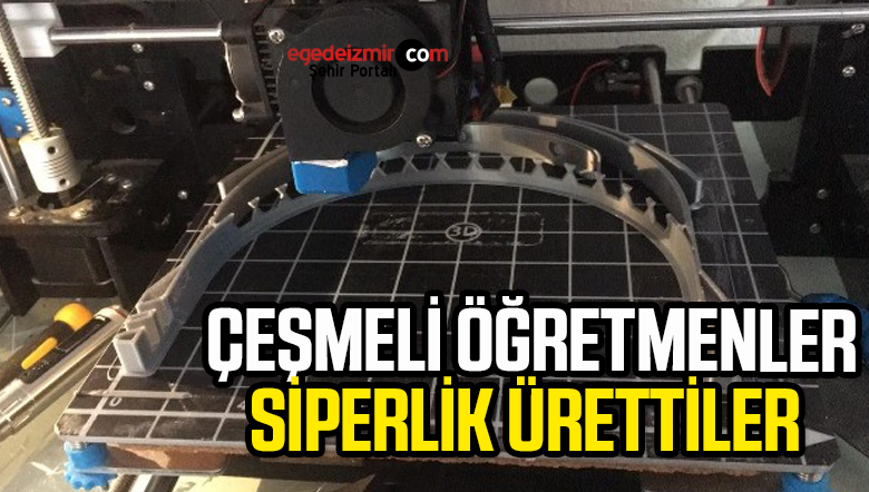 Bir siperliğin 3D yazıcıda 2 saatte yapılabildiğini belirten öğretmenler, Çeşme Aile Sağlığı Merkezi içinde siperlik yapmaya başladıklarını belirterek, malzeme için sıkıntı yaşadıklarını,