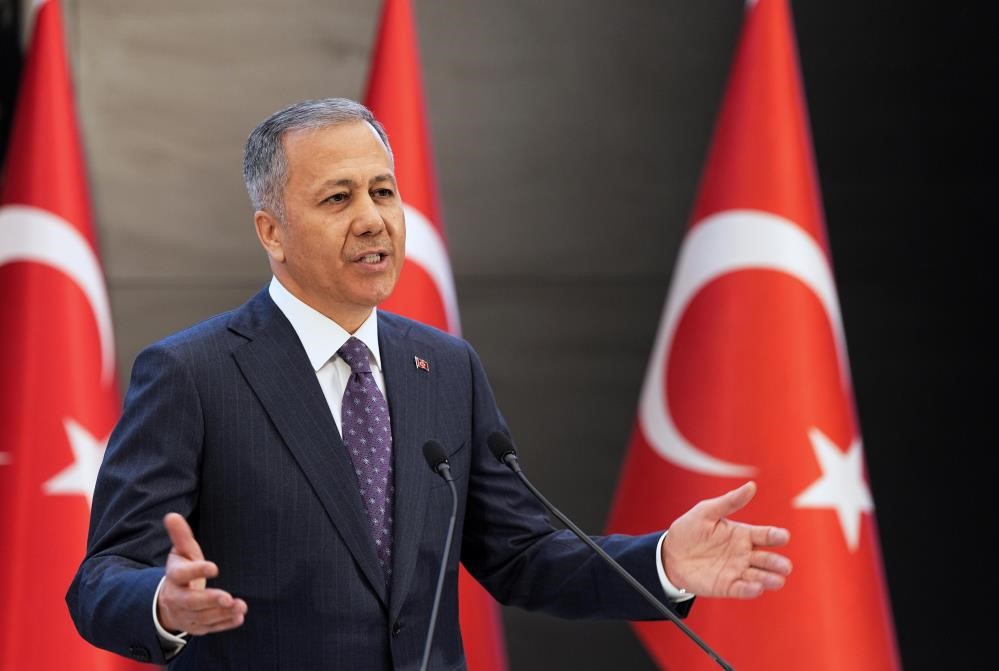 İÇİŞLERİ BAKANI YERLİKAYA'DAN ADANA'DAKİ DEPREME İLİŞKİN AÇIKLAMA