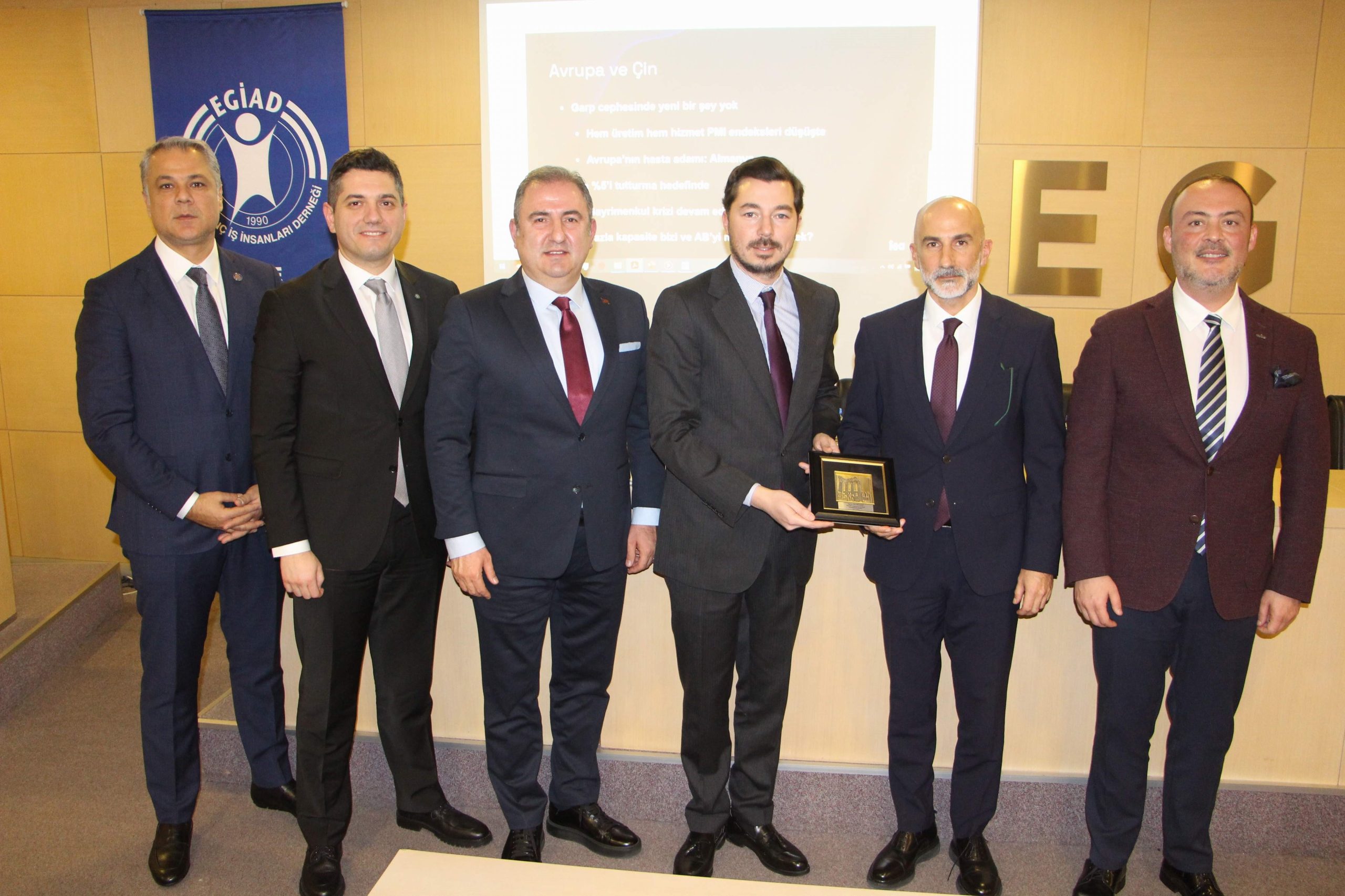 EGİFED, YENİ YIL ÖNCESİ EKONOMİYİ MASAYA YATIRDI