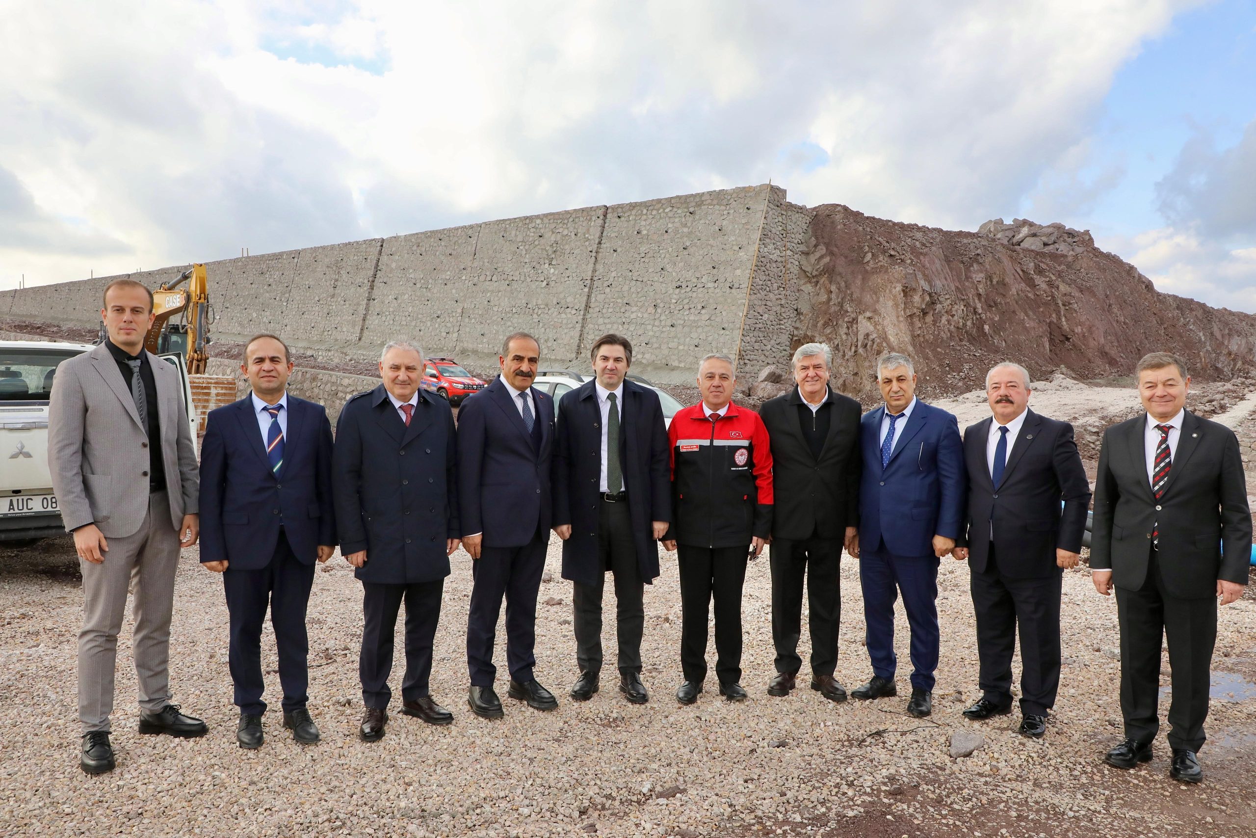 DİKİLİ TDİOSB'NİN ALTYAPISI 2025'İN SON ÇEYREĞİNDE HAZIR