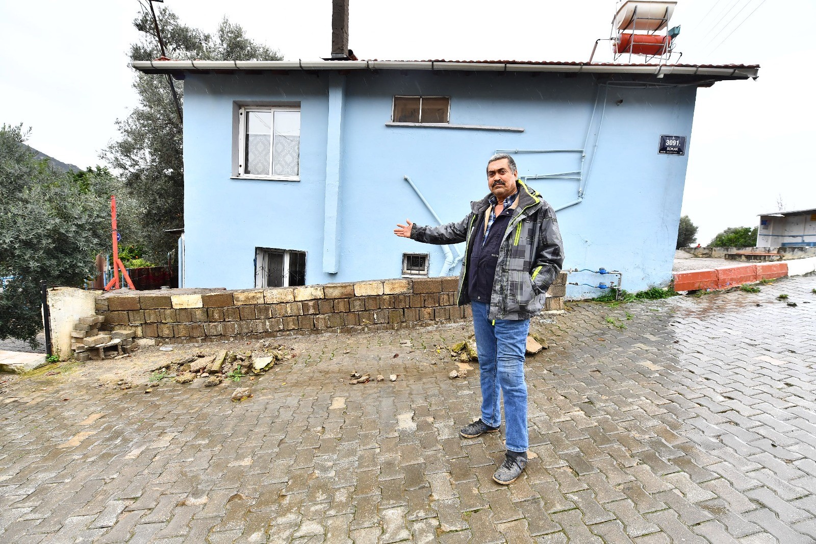 BÜYÜKŞEHİR'DEN ÖZDERE'DEKİ SEL MAĞDURLARINA YARDIM ELİ 33 AİLEYE 561 BİN LİRALIK DESTEK ÖDEMESİ YAPILDI