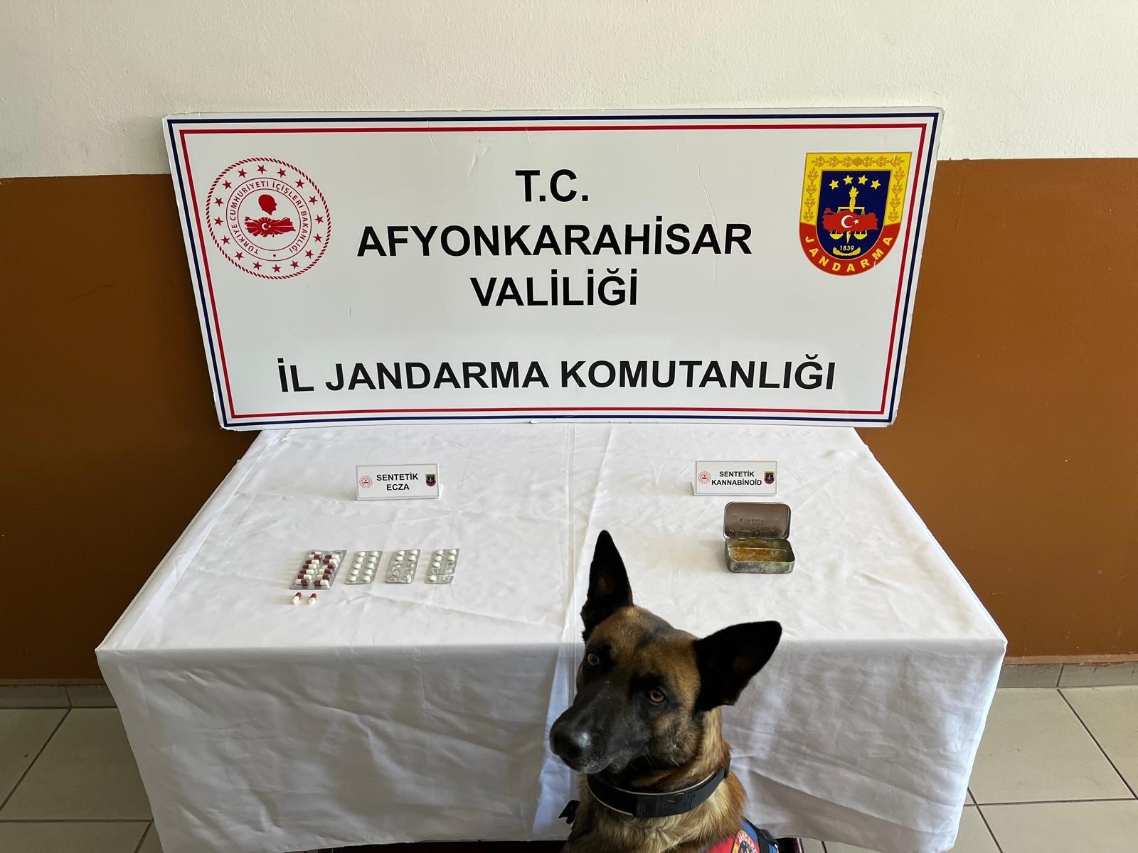 AFYONKARAHİSAR'A UYUŞTURUCU MADDE YAKALANDI