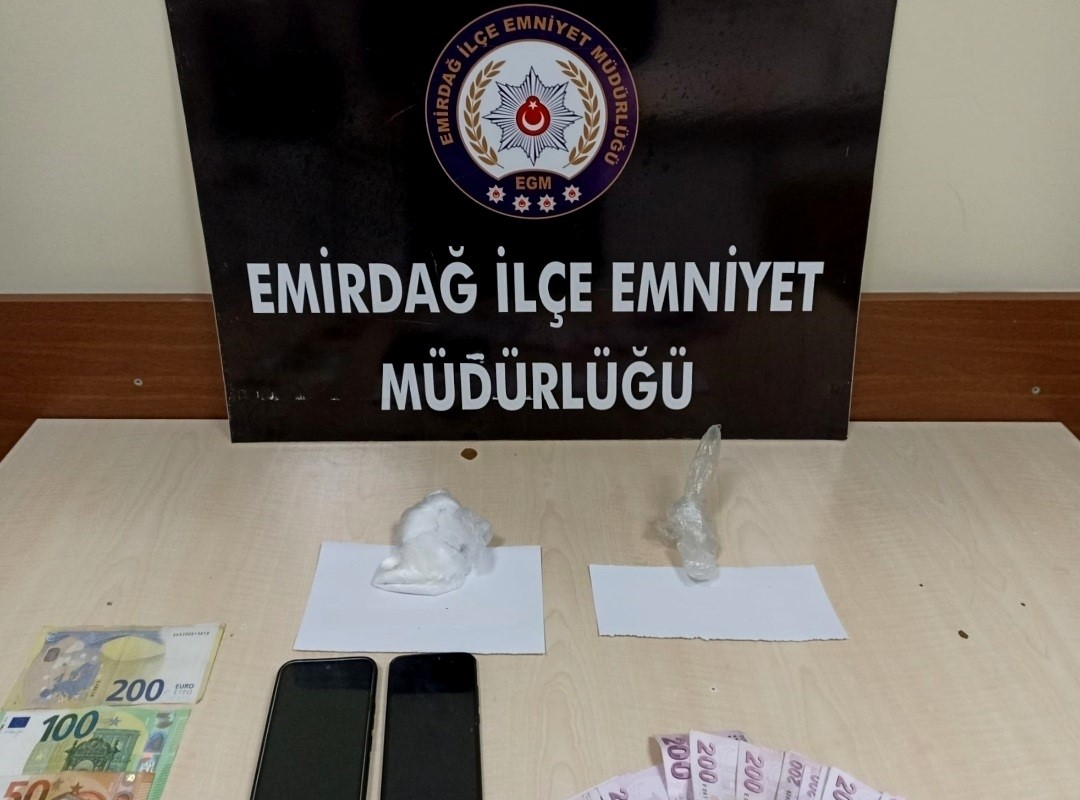 EMİRDAĞ'DA UYUŞTURUCU MADDE ELE GEÇİRİLDİ