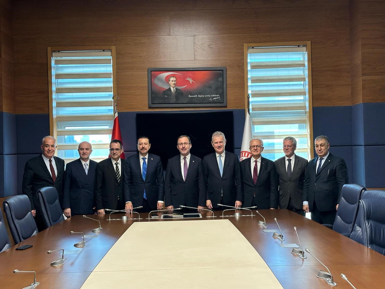 KASAPOĞLU'NDAN İZTO'YA TAM DESTEK