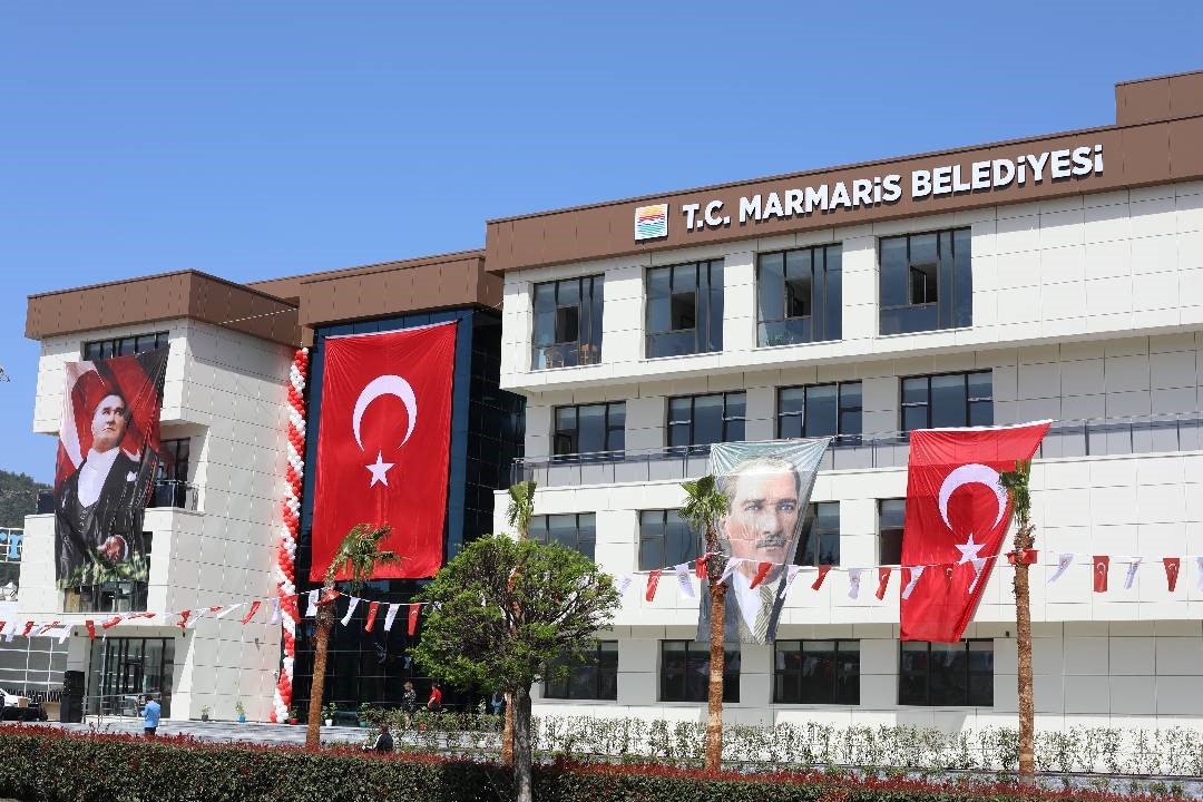 MARMARİS BELEDİYESİ 4 TAŞINMAZINI SATIŞA ÇIKARDI MARMARİS BELEDİYESİ, DAHA ÖNCE 95 MİLYON TL BEDEL BELİRLENEN İÇMELER'DEKİ 1279 METREKARE ARSAYI 69 MİLYON TL'YE SATIŞA SUNDU