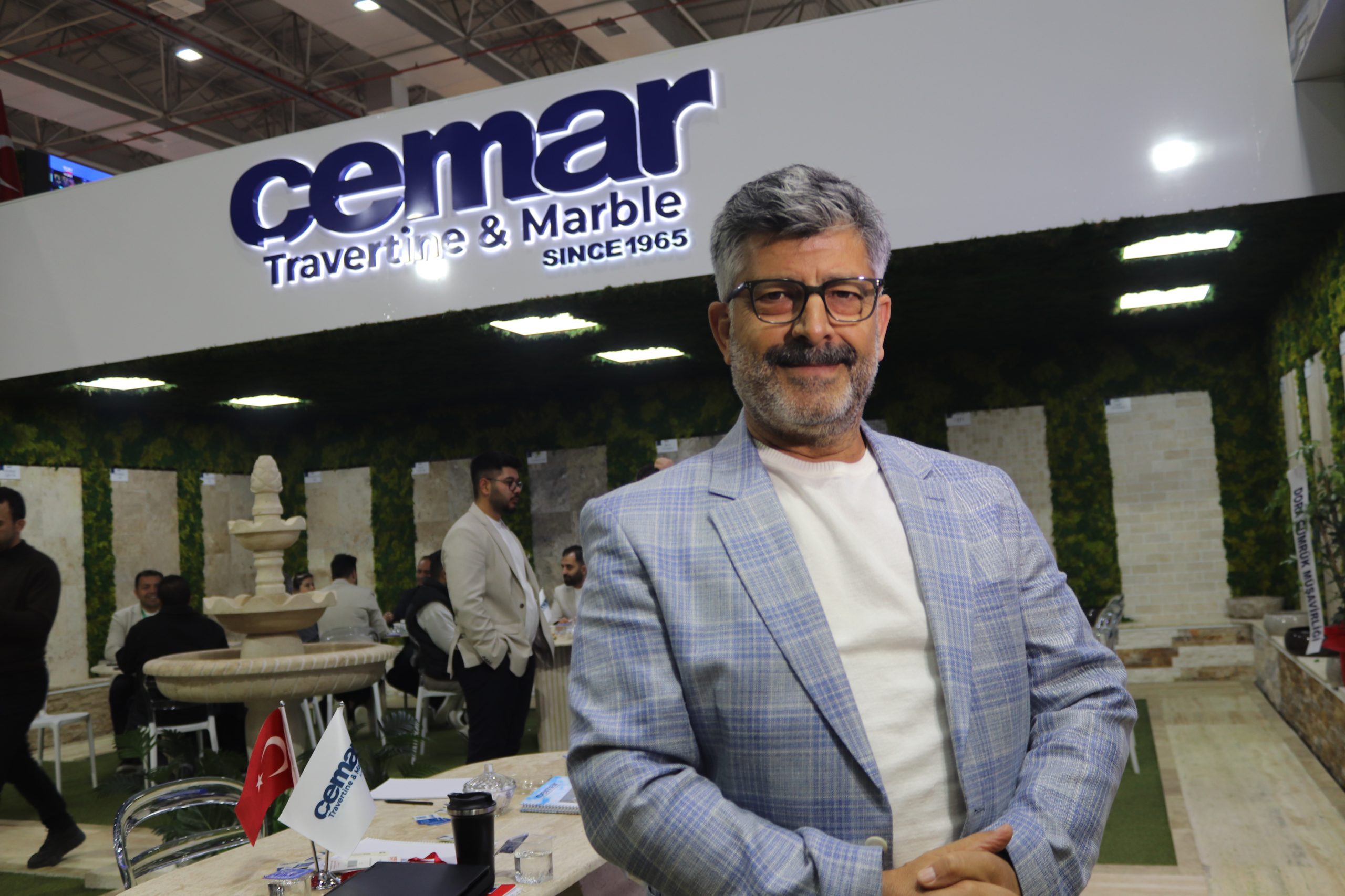 MARBLE İZMİR'DE CEMAR'DAN SON GÜN DEĞERLENDİRMESİ CEMAR GENEL MÜDÜRÜ YUSUF YALÇIN: "YENİ İHRACATLARLA İÇ PİYASADA HIZLI BİR ŞEKİLDE İLERLİYORUZ"