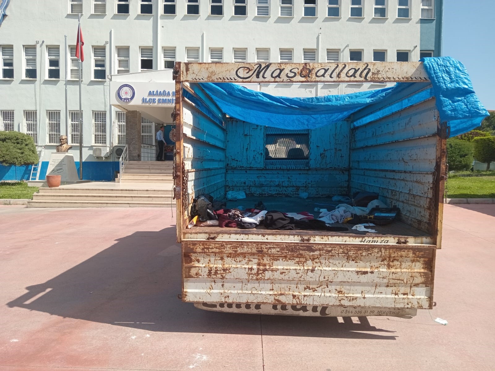 GÖÇMEN KAÇAKÇISI 24 GÖÇMENLE YAKALANDI