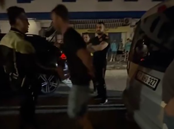 ALKOLLÜ SÜRÜCÜ, POLİSE 'BENİ DÖV' DİYE YALVARDI
