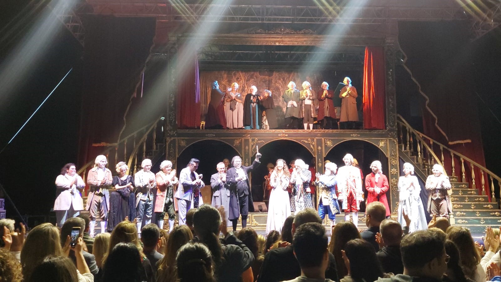 BEDİA MUVAHHİT 'EN İYİ DIŞ YAPIM ÖDÜLÜ' AMADEUS'UN