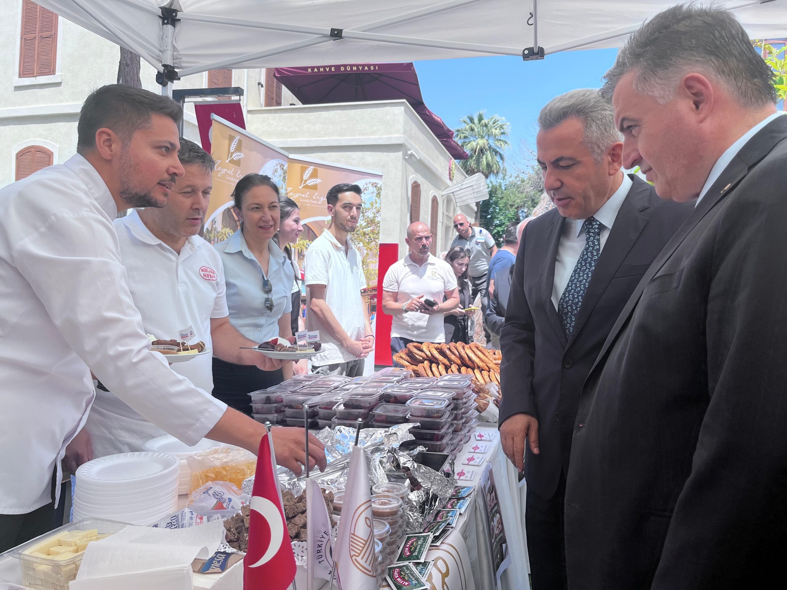 İZMİR'DE 'TÜRK MUTFAĞI HAFTASI' ETKİNLİKLERİ BAŞLADI VALİ SÜLEYMAN ELBAN: "İZMİR, GERÇEK ANLAMDA BİR GASTRONOMİ ŞEHRİ OLMUŞTUR"