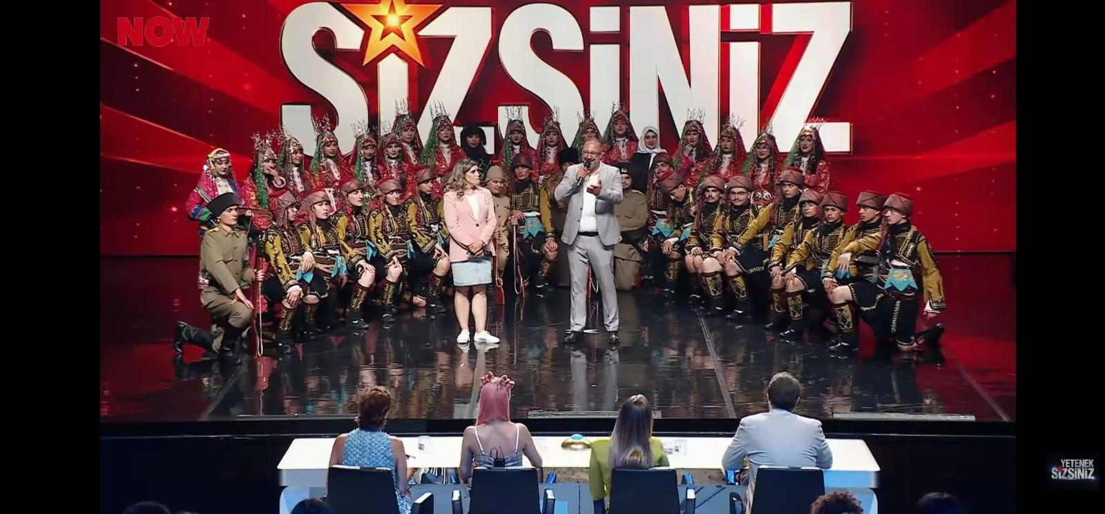BALIKESİRLİ LİSE ÖĞRENCİLERİNİN KUVAYI MİLLİYE GÖSTERİSİ YARI FİNALE KALDI AYNA KÜLTÜR SANAT GÖSTERİLERİ İLE GÖZ KAMAŞTIRIYOR