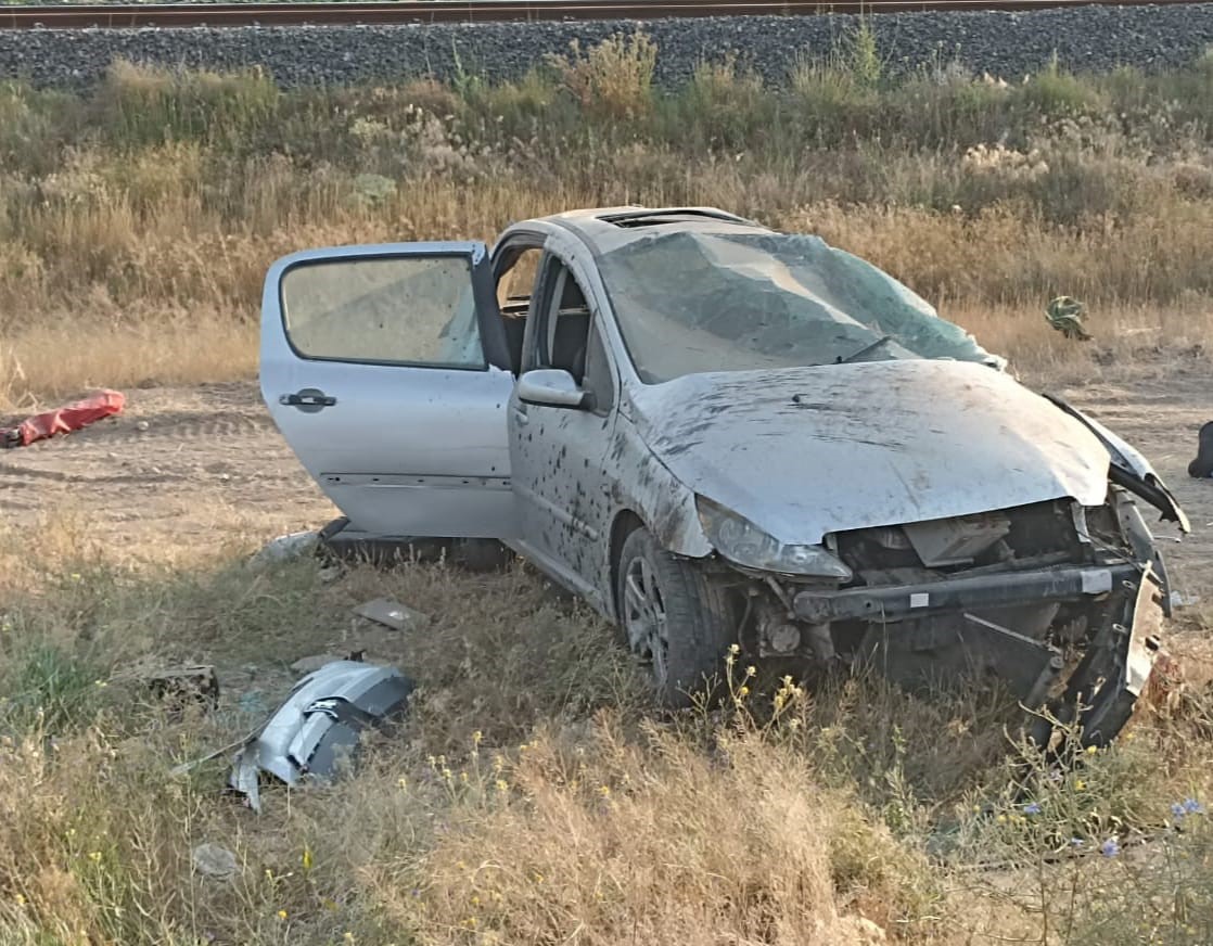 AFYONKARAHİSAR'DA TRAFİK KAZASI, 1 ÖLÜ 2 YARALI