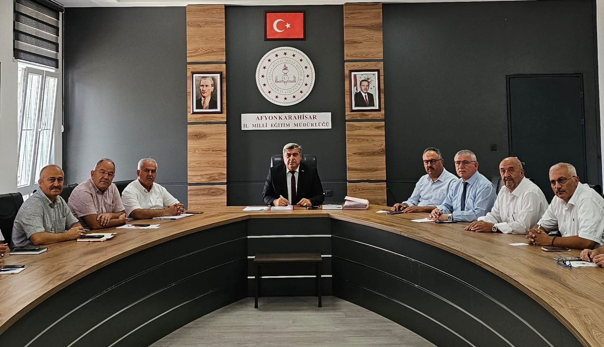 YENİ EĞİTİM VE ÖĞRETİM YILI ÖNCESİ HAZIRLIK TOPLANTISI YAPILDI
