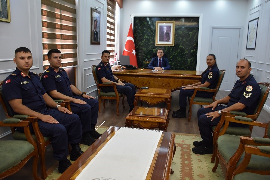 KAYMAKAM GÜLDOĞAN, SUBAY ADAYLARINI MAKAMINDA AĞIRLADI