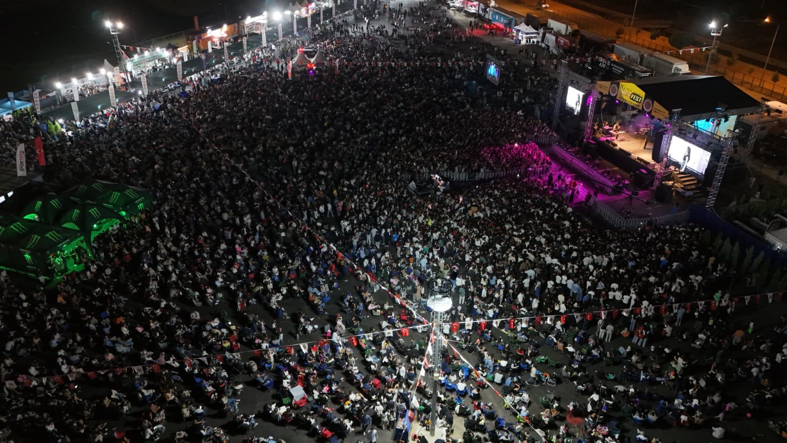 MOTOFEST'TE KATILIMCILARA DOYUMSUZ MÜZİK ZİYAFETİ