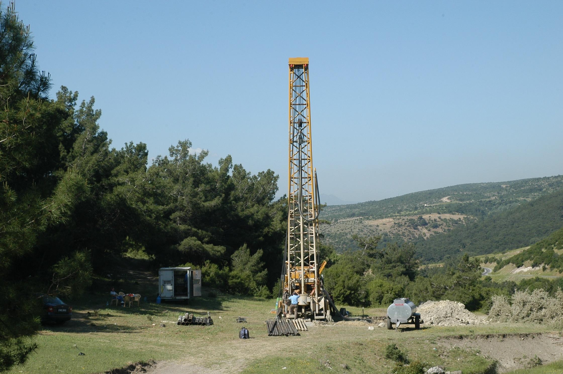 MANİSA'DA İZSU'NUN YENİ SU KUYUSU GİRİŞİMİNE TEPKİ BÜYÜYOR