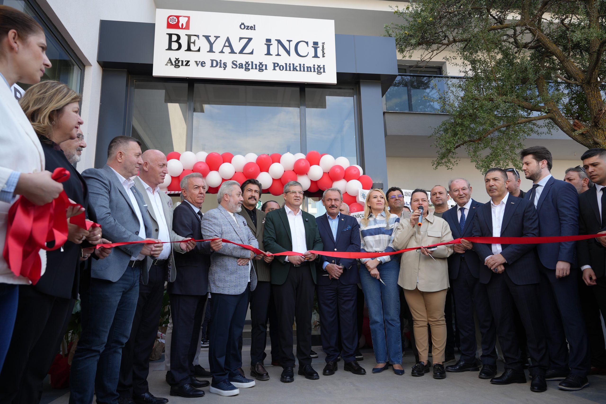 BEYAZ İNCİ AĞIZ VE DİŞ SAĞLIĞI MERKEZİ 4'ÜNCÜ ŞUBESİNİ DENİZLİLERİN HİZMETİNE SUNDU
