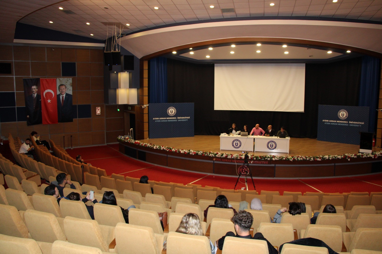 ADÜ ÖĞRENCİLERİNE İŞ DENEYİMİ VE FİNANSAL DESTEK FIRSATI GENÇLİK PROGRAMI'NIN KURA ÇEKİMİ GERÇEKLEŞTİ