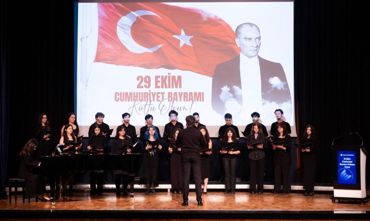 YAŞAR ÜNİVERSİTESİNDE ATATÜRK'ÜN İZİNDE CUMHURİYET KUTLAMASI