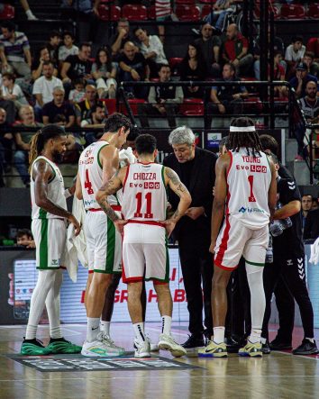 KARŞIYAKA BASKETBOL, ZORLU 3 MAÇI GEÇEMEDİ