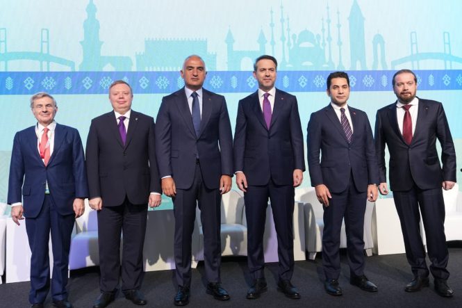 TÜRKİYE TURİZMDE ZİRVEYE YÜRÜYOR: 62 MİLYON ZİYARETÇİ, 61 MİLYAR DOLAR GELİR