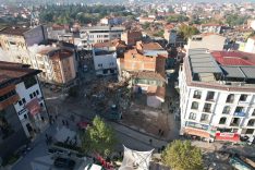 SINDIRGI'DA SİS VE YIKIM BİR ARADA: DEPREM BÖLGESİ HAVADAN GÖRÜNTÜLENDİ