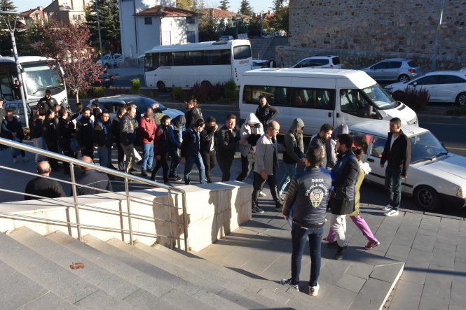 ÖĞRETMEN OLACAKTI, ÇETE LİDERİ OLDU