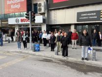 İZMİR SAAT 09.05'TE ATA'SINI ANDI