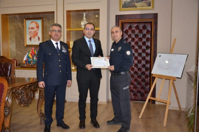 BAŞARILI POLİSE TEŞEKKÜR VE TEBRİK