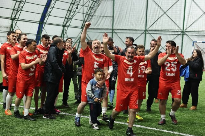 KÜTAHYA BELEDİYESİ BİRİMLER ARASI FUTBOL TURNUVASI SONA ERDİ ŞAMPİYON MAKİNE İKMAL BAKIM VE ONARIM MÜDÜRLÜĞÜ OLDU