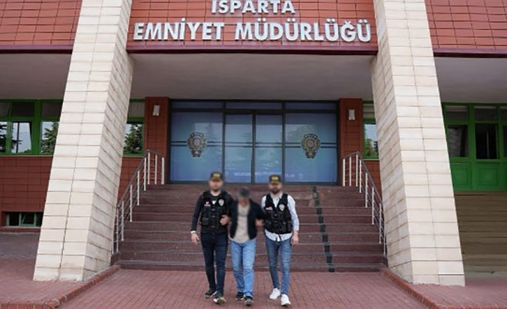 UYUŞTURUCU TİCARETİ SUÇUNDAN 8 YIL HAPİS CEZASIYLA ARANAN ŞAHIS YAKALANDI