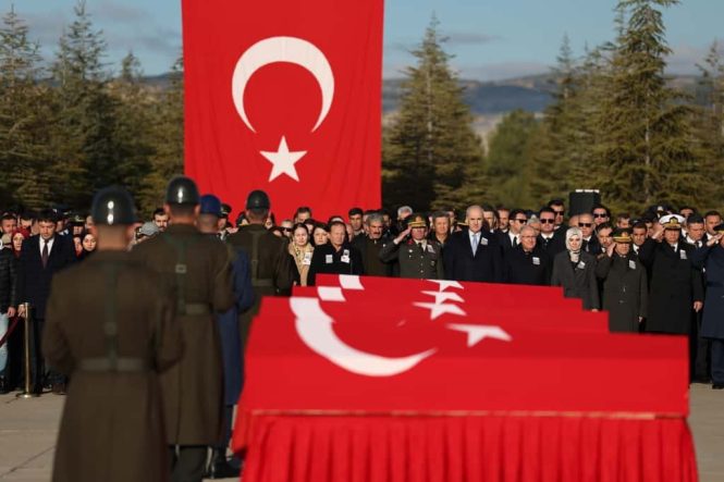 GÜRCİSTAN'DAKİ UÇAK KAZASINDA ŞEHİT OLAN 20 ASKER İÇİN TÖREN DÜZENLENDİ