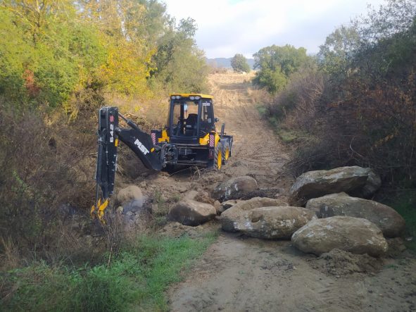 BOZDOĞAN'DA ARAZİ YOLLARINDA ÇALIŞMALAR SÜRÜYOR