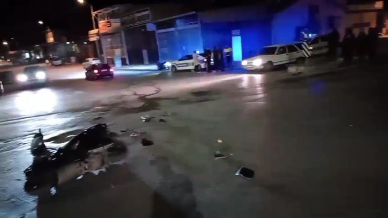 TRAFİK KAZASINDA SÜRÜCÜLERDEN BİRİSİ KAÇTI, DİĞERİ ALKOLLÜ ÇIKTI