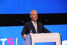 İZMİRMEETS 2025 ZİRVESİ BAŞLADI MAHMUT ÖZGENER: "YAPAY ZEKA YATIRIMLARI BİR ÖNCEKİ YILA GÖRE YÜZDE 80'İN ÜZERİNDE BÜYÜDÜ"