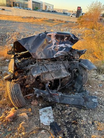 MARDİN'DE OTOMOBİL ŞARAMPOLE YUVARLANDI: 3 YARALI