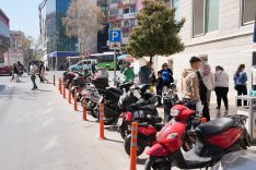 AYDIN'DA ARAÇ SAYISI 5 YILDA YÜZDE 40 ARTTI MOTOSİKLETLER OTOMOBİLLERİ GEÇTİ AYDIN'DA 5 KİŞİYE BİR MOTOSİKLET DÜŞÜYOR