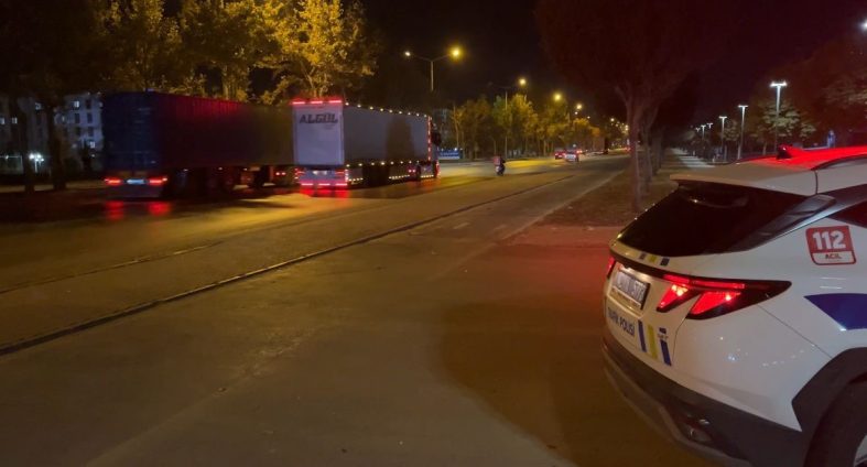 KONYA'DA OTOMOBİL MOTOSİKLETE ÇARPTI: 1 YARALI