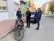 YÜRÜME GÜÇLÜĞÜ ÇEKEN SİMİTÇİNİN ÇALINAN EKMEK TEKNESİ POLİS TARAFINDAN 3 GÜNDE BULUNDU ÇALINAN MOTOSİKLETİ BULUNAN ADAM: "ÇOK SEVİNÇLİYİM ALTIN BULMUŞ GİBİYİM"