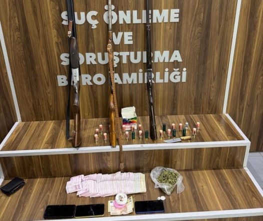 HAYVAN DAMINA UYUŞTURUCU BASKINI: 2'Sİ SATICI 3 ŞÜPHELİ YAKALANDI