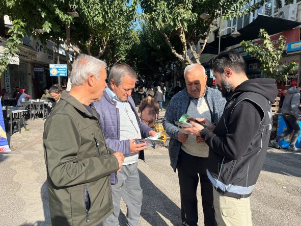 İNCİRLİOVA'DA POLİS EKİPLERİ VATANDAŞLARI UYUŞTURUCUYA KARŞI BİLGİLENDİRDİ