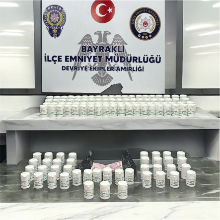 İZMİR'DE UYUŞTURUCU OPERASYONU: 3 GÖZALTI